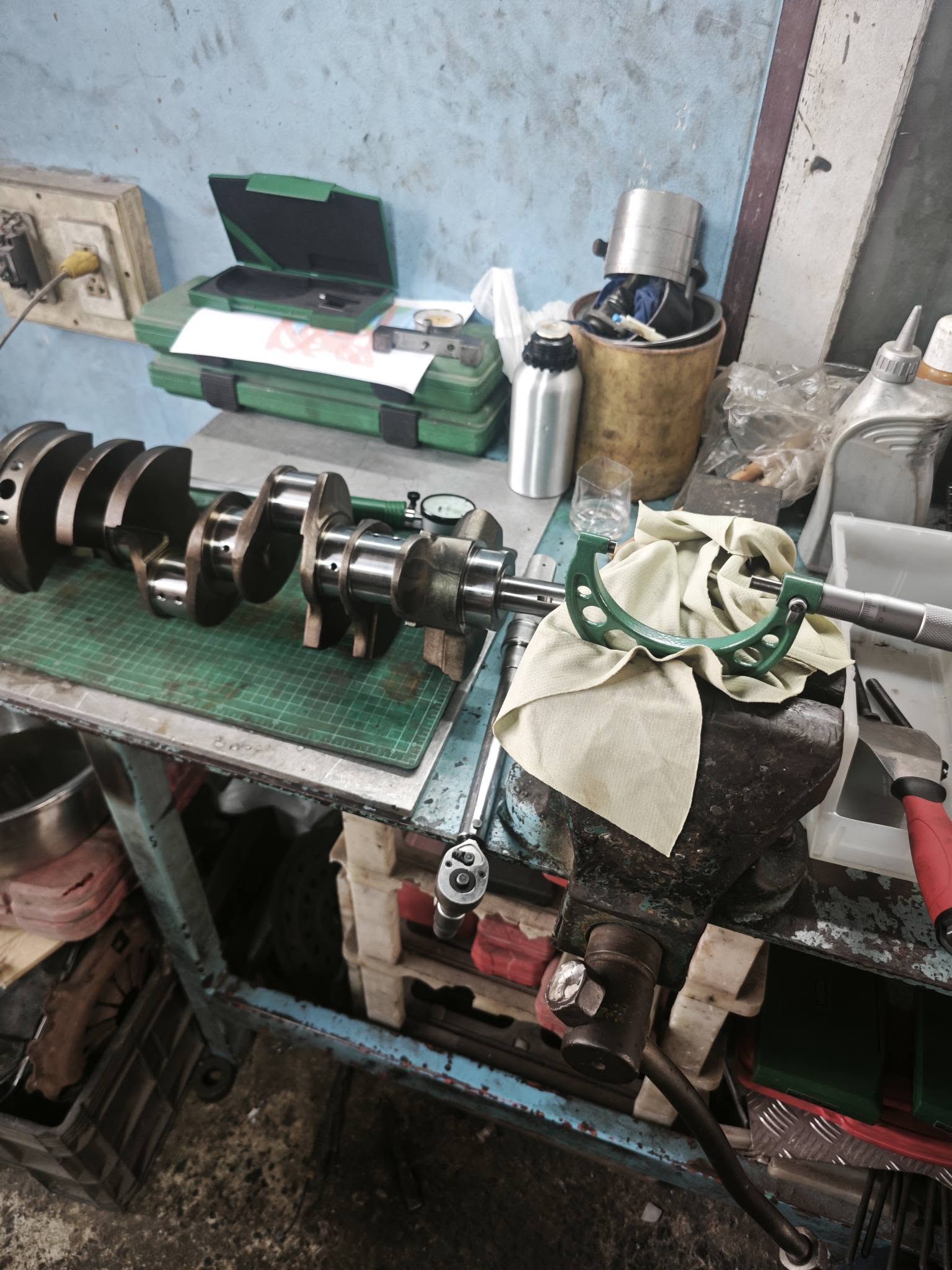 Crankshaft measured with a micrometer